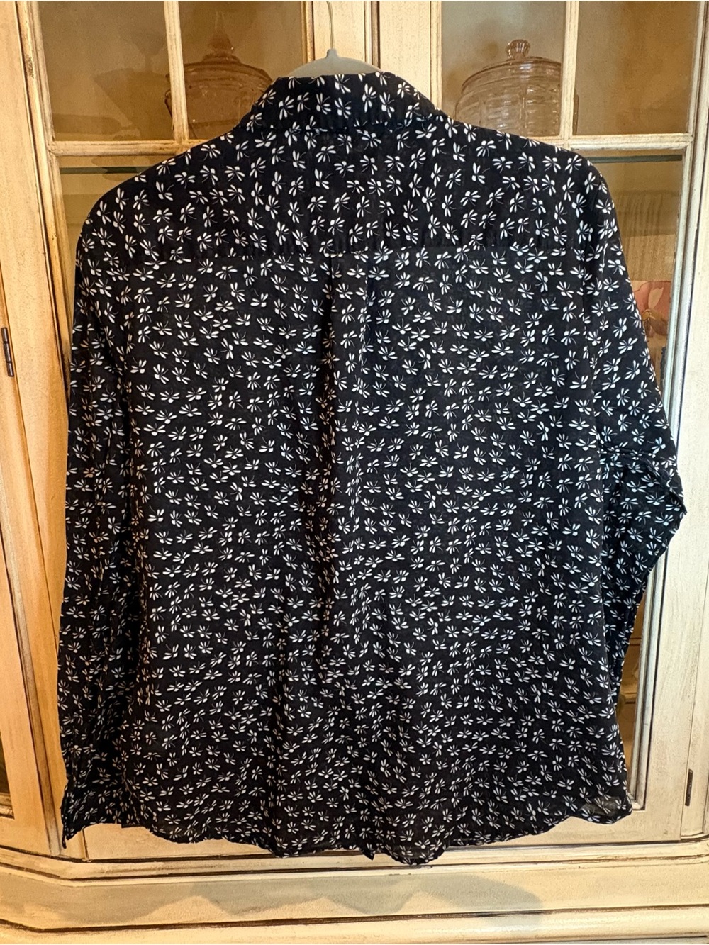 Coldwater Creek 100% Cotton Button Down Shirt in Black with White Flowers - Picture 3 of 10
